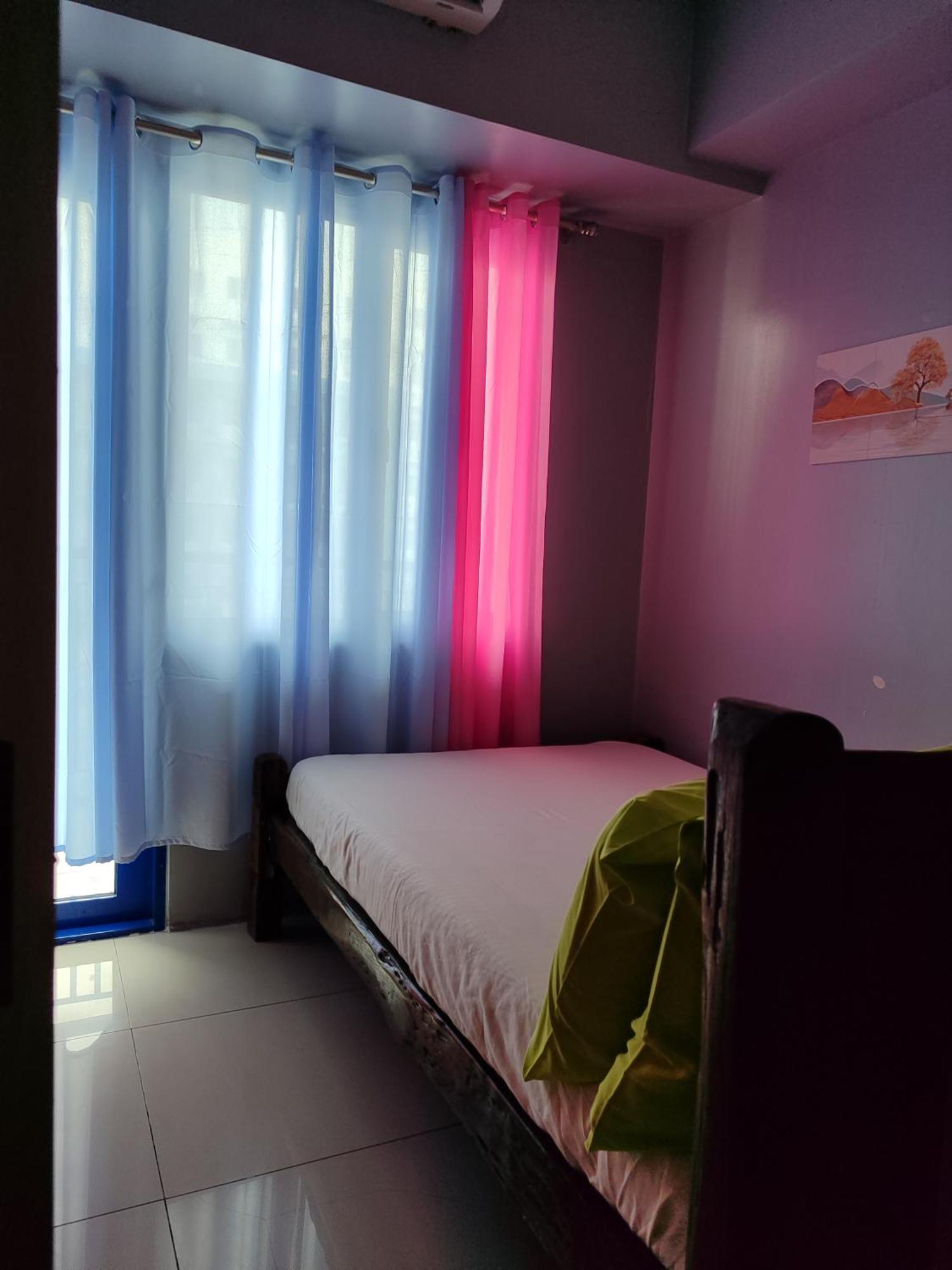 1139A Staycation Infront Of Moa, Searesidences Tower A , Near Picc, Smx, Arena, Dfa, Ayala Mall, World Trade, Naia123 Manila Room photo